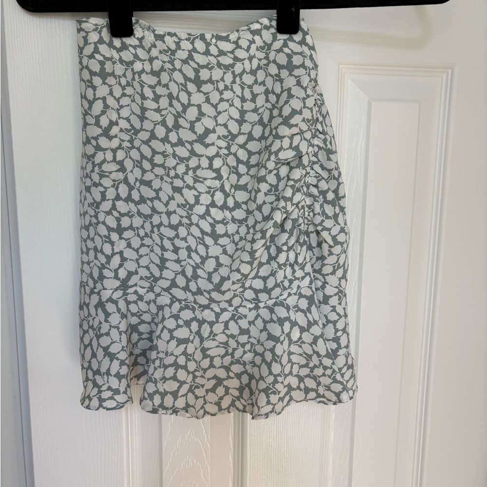 Abercrombie & Fitch Asymmetrical Gray Floral Skirt